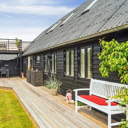 Awesome In With House Sea View